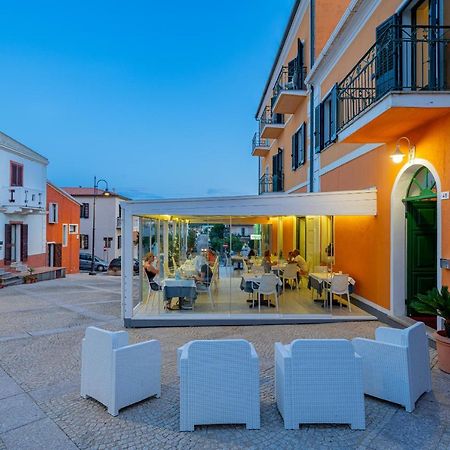 Hotel Marinaro Санта Тереза Галура Екстериор снимка