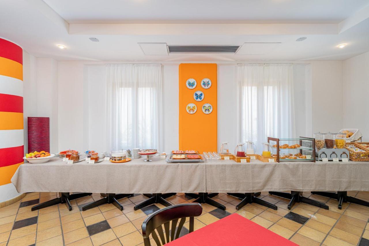 Hotel Marinaro Санта Тереза Галура Екстериор снимка
