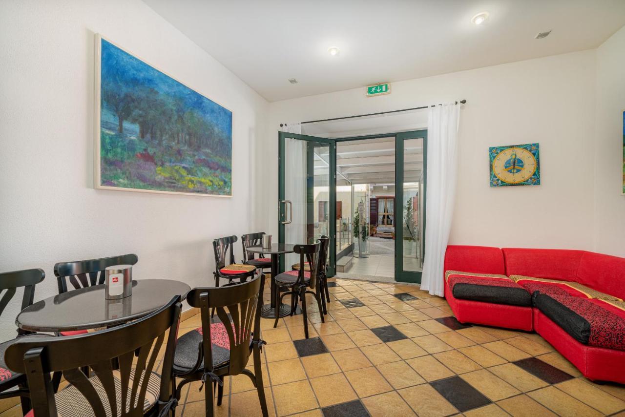 Hotel Marinaro Санта Тереза Галура Екстериор снимка