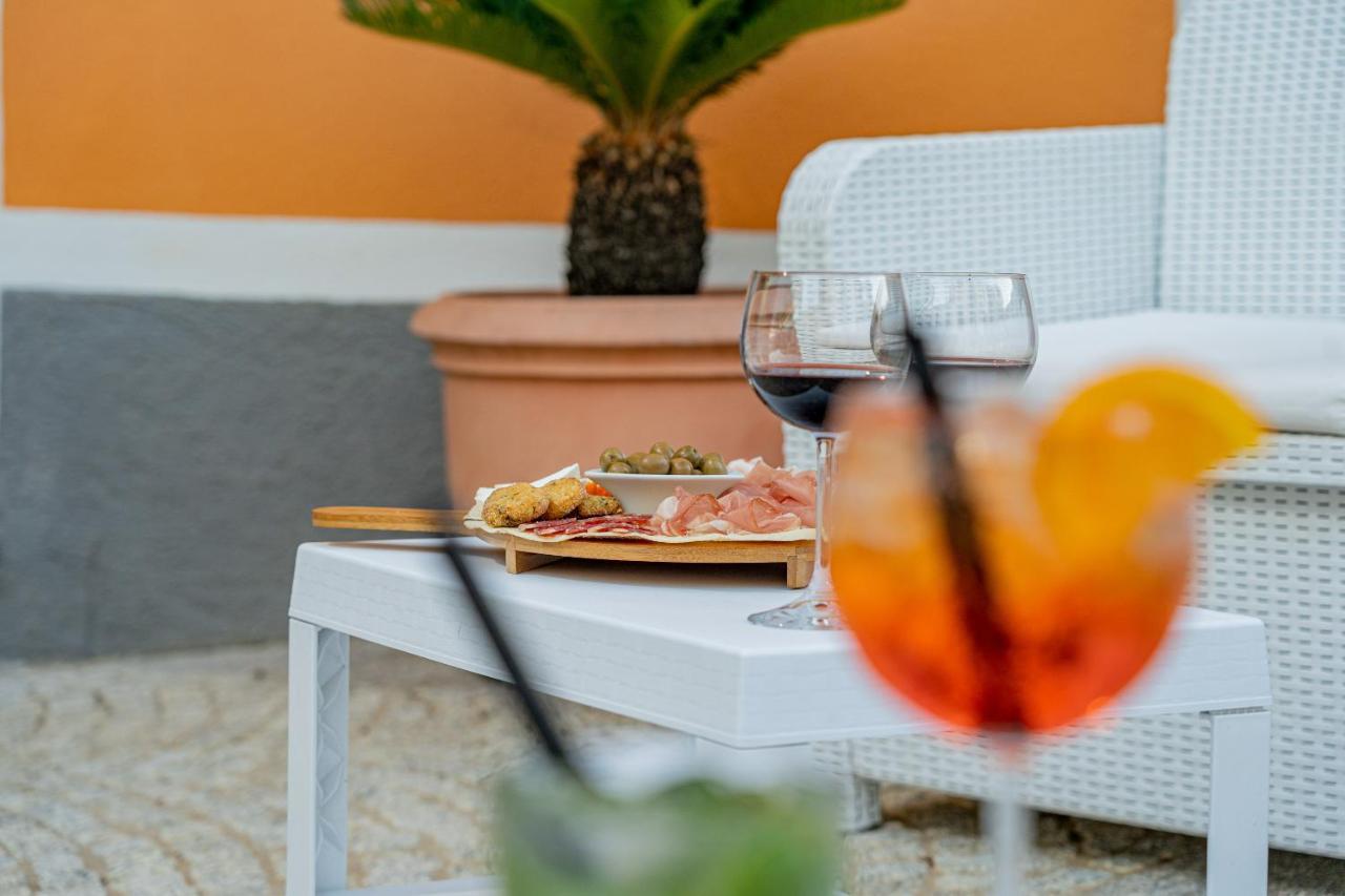 Hotel Marinaro Санта Тереза Галура Екстериор снимка
